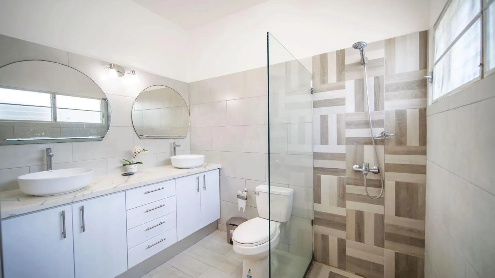 2Br Luxury Apartment In Heart Of Nightlife Area  Sosúa