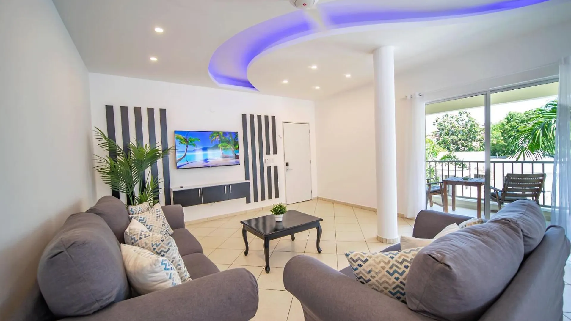 2Br Luxury Apartment In Heart Of Nightlife Area